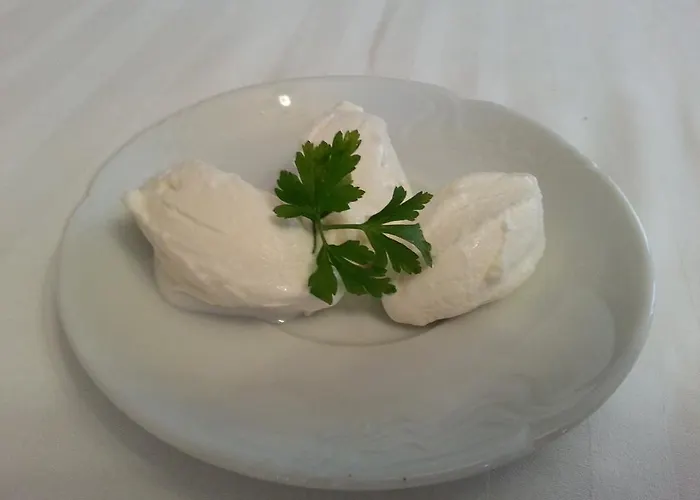 Konukevi Akropolis, Eco Breakfasts From Farm